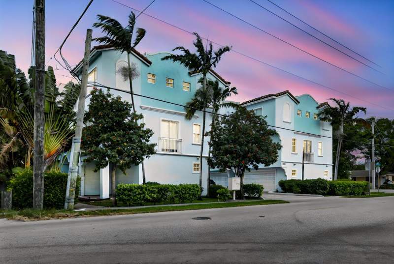 3 bedroom Townhouse at 1705 Johnson Street #C, Hollywood Lawns, Hollywood — photo 4