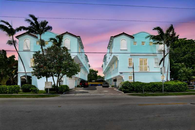 3 bedroom Townhouse at 1705 Johnson Street #C, Hollywood Lawns, Hollywood — photo 1