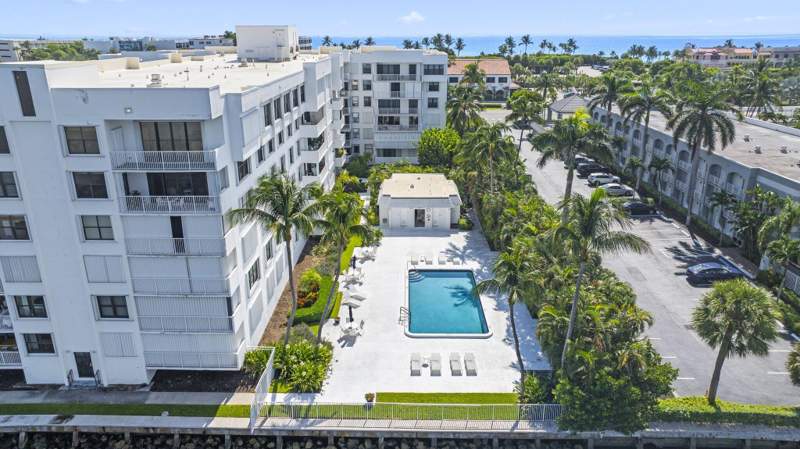 1 bedroom Condominium at 2860 S Ocean Boulevard #302, La Palma Condo, Palm Beach — photo 3
