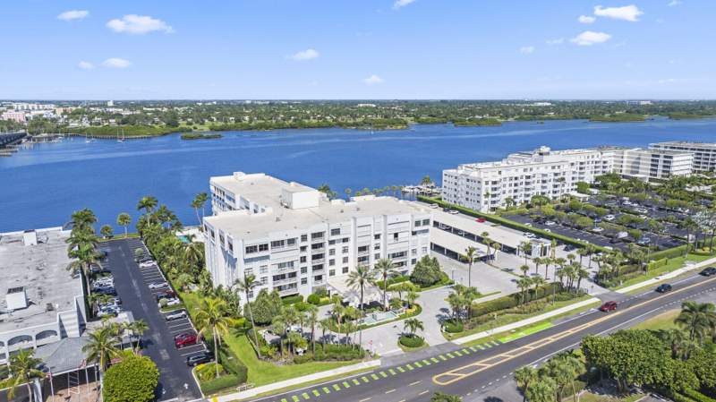 1 bedroom Condominium at 2860 S Ocean Boulevard #302, La Palma Condo, Palm Beach — photo 5