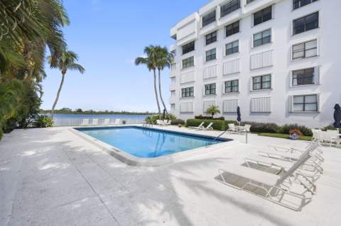 2860 S Ocean Boulevard #302, Palm Beach FL - photo 9 of 40