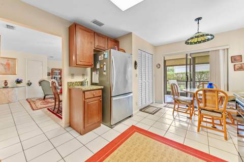 3385 Jog Park Drive, Greenacres FL - photo 6 of 27