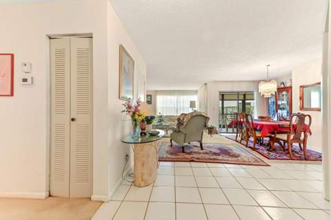 3385 Jog Park Drive, Greenacres FL - photo 9 of 27