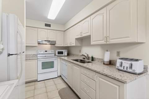 13682 Via Flora #A, Delray Beach FL - photo 12 of 44
