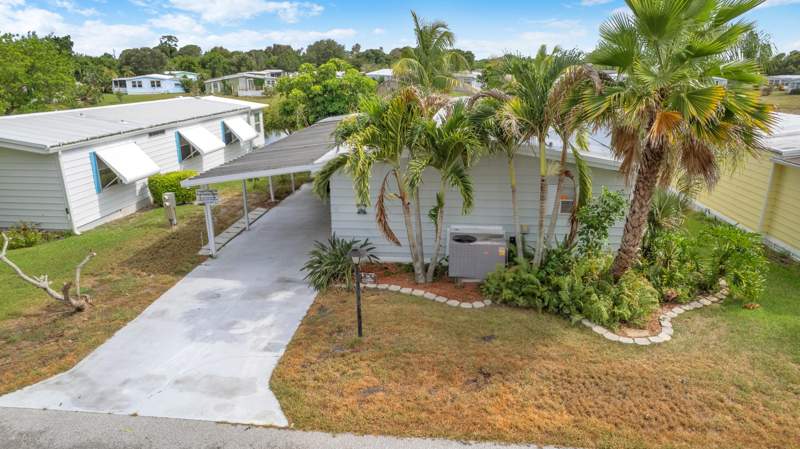 2 bedroom Manufactured Home at 360 NE Jade Circle, Pinelake Village Unrec, Jensen Beach — photo 2