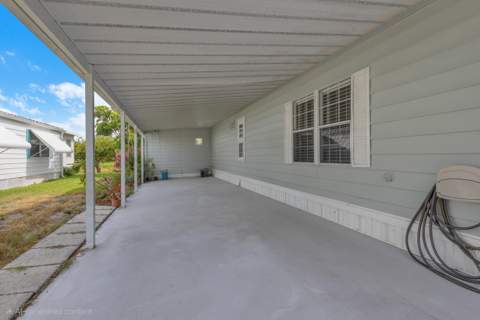 360 NE Jade Circle, Jensen Beach FL - photo 6 of 56