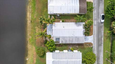 360 NE Jade Circle, Jensen Beach FL - photo 7 of 56