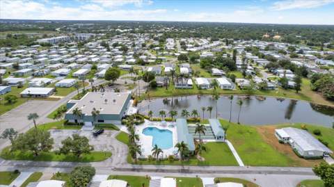 360 NE Jade Circle, Jensen Beach FL - photo 11 of 56