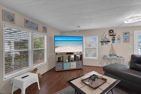 360 NE Jade Circle, Jensen Beach FL - photo 20 of 56