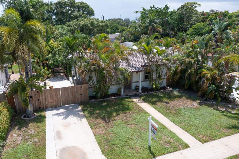 3 bedroom Single Family Residence at 820 SW 18th Court, Rev Plat Of Port Of Blk, Fort Lauderdale — photo 3