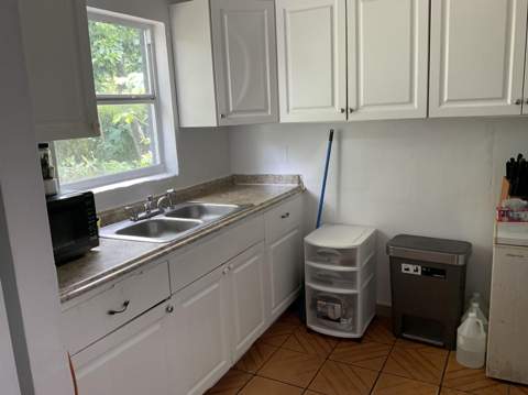 211 NE 27th Avenue, Boynton Beach FL - photo 9 of 14