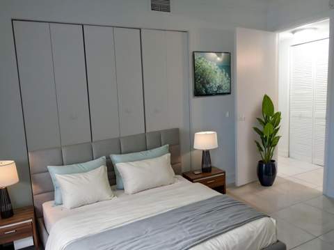 2008 Jackson Street #E9, Hollywood FL - photo 15 of 18