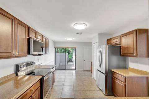 523 Prestwick Circle, Palm Beach Gardens FL - photo 11 of 61