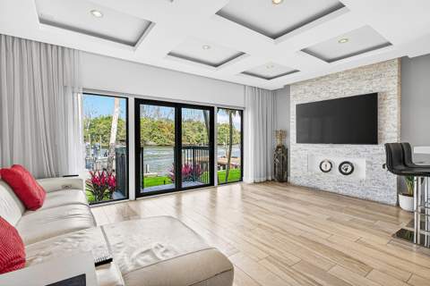 605 NE 19th Avenue, Deerfield Beach FL - photo 7 of 40