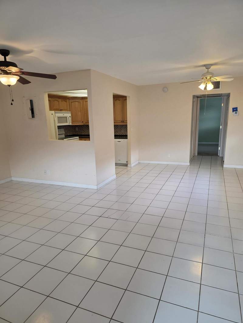 1 bedroom Condominium at 667 Saxony N, Kings Point Saxony Condos, Delray Beach — photo 3