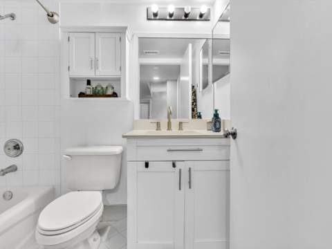 2721 Ocean Club Boulevard #104, Hollywood FL - photo 18 of 41