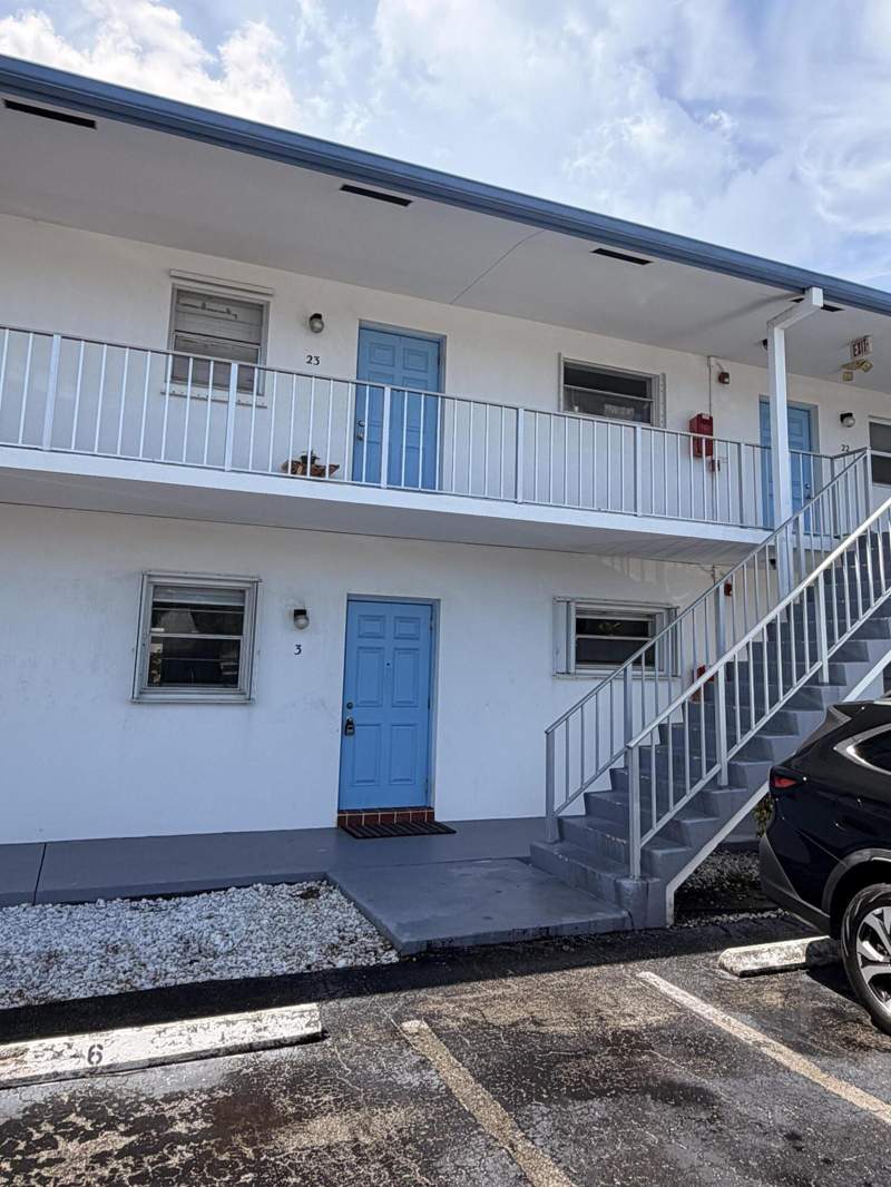 1 bedroom Condominium at 410 W Palm Street, FOUR PALMS CONDO, Lantana — photo 1