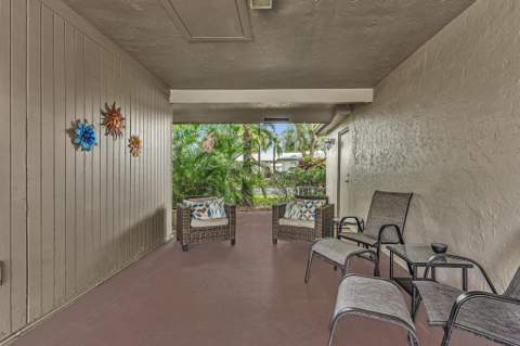 506 Sandpiper Circle, Delray Beach FL - photo 7 of 49