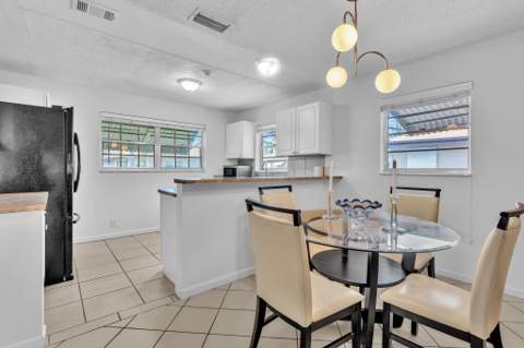 506 Sandpiper Circle, Delray Beach FL - photo 12 of 49