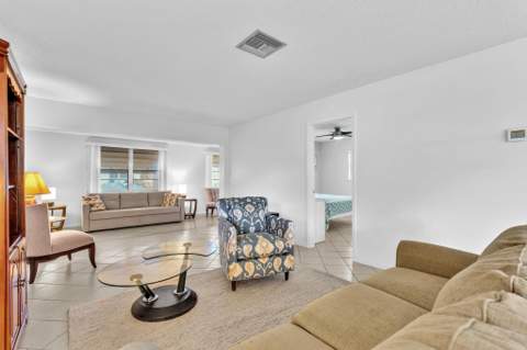 506 Sandpiper Circle, Delray Beach FL - photo 21 of 49