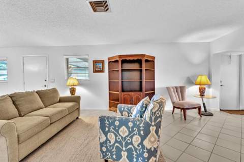 506 Sandpiper Circle, Delray Beach FL - photo 22 of 49
