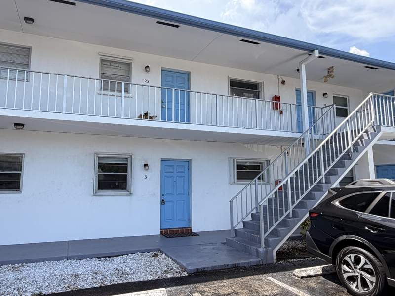 1 bedroom Condominium at 410 W Palm Street, FOUR PALMS CONDO, Lantana — photo 2