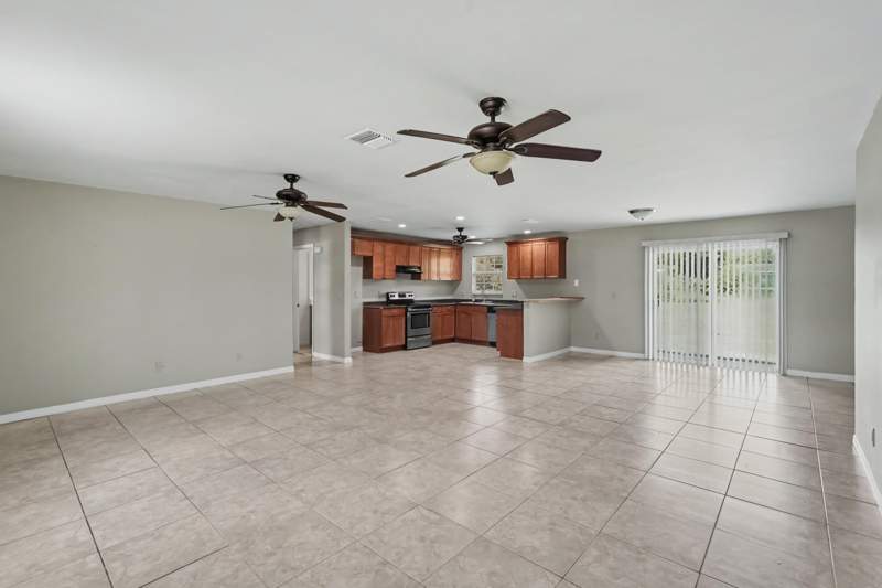 3 bedroom Single Family Residence at 502 NE Solida Circle, Port St Lucie Floresta Pines Unit 2, Port St. Lucie — photo 4