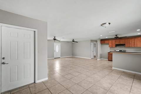 502 NE Solida Circle, Port St. Lucie FL - photo 7 of 67
