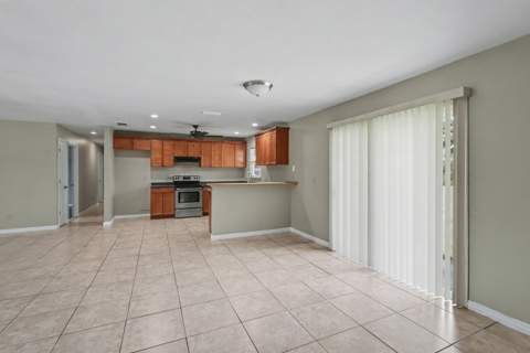 502 NE Solida Circle, Port St. Lucie FL - photo 8 of 67