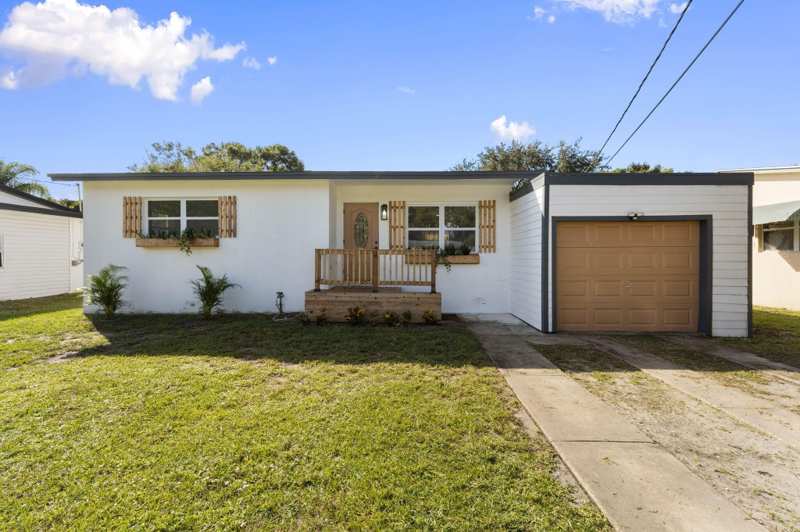 2 bedroom Single Family Residence at 1107 Jasmine Avenue, Misik'S Re-S/D Of Maravilla Park Blk 4 Lot 9, Fort Pierce — photo 1