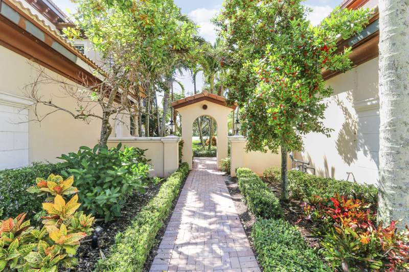 3 bedroom Condominium at 230 Tresana Boulevard #62, JUPITER COUNTRY CLUB CONDO II, Jupiter — photo 4