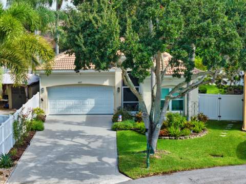 6817 NW 32nd Court, Margate FL - photo 6 of 32
