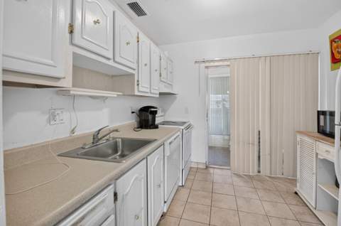 2 Abbey Lane #205, Delray Beach FL - photo 13 of 38