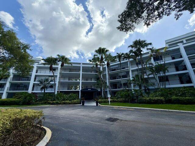 3 bedroom Condominium at 16141 W BLATT Boulevard #413, FAIRWAYS AT BONAVENTURE CONDO, Weston — photo 1