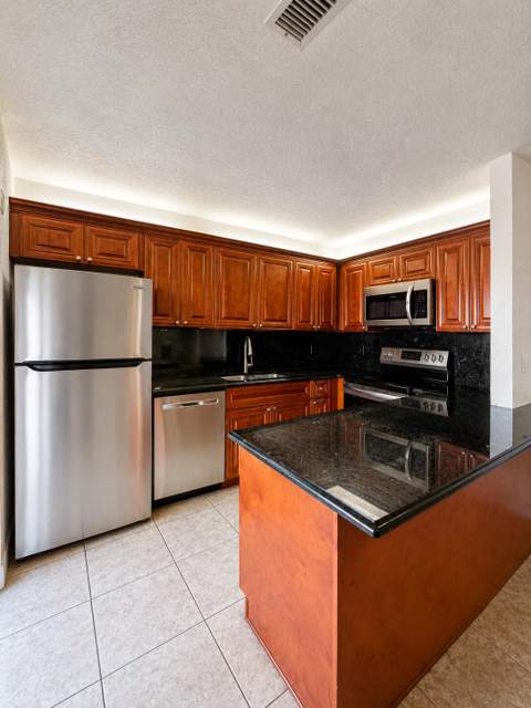 256 Lake Arbor Drive, Palm Springs FL - photo 7 of 18