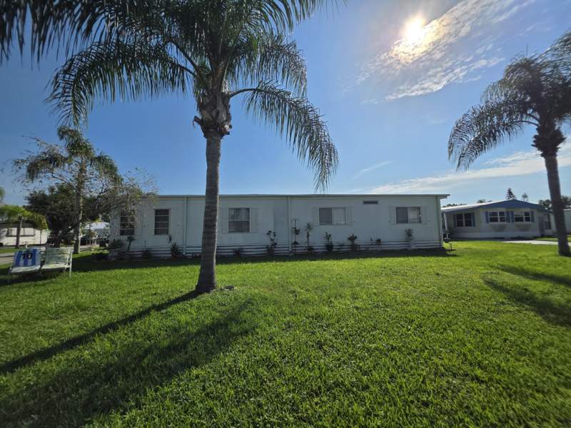 2 bedroom Manufactured Home at 1 Juan Carlos Lane, Spanish Lakes Riverfront, Port St. Lucie — photo 3