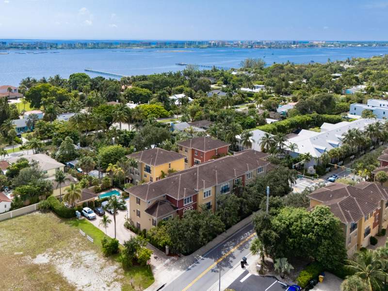 3 bedroom Townhouse at 530 S Federal Highway #2, Cloisters At Lake Worth, Lake Worth Beach — photo 5