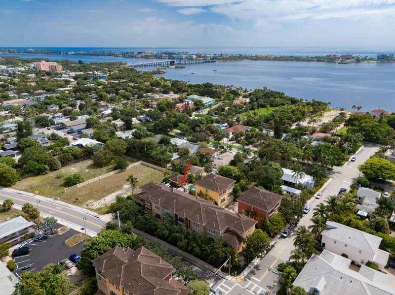 3 bedroom Townhouse at 530 S Federal Highway #2, Cloisters At Lake Worth, Lake Worth Beach — photo 1