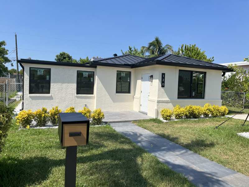 4 bedroom Single Family Residence at 120 W 22nd Street, Northview 1 And 2, Riviera Beach — photo 1