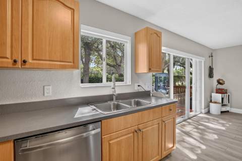 4950 Palm Garden Lane, Davie FL - photo 11 of 35