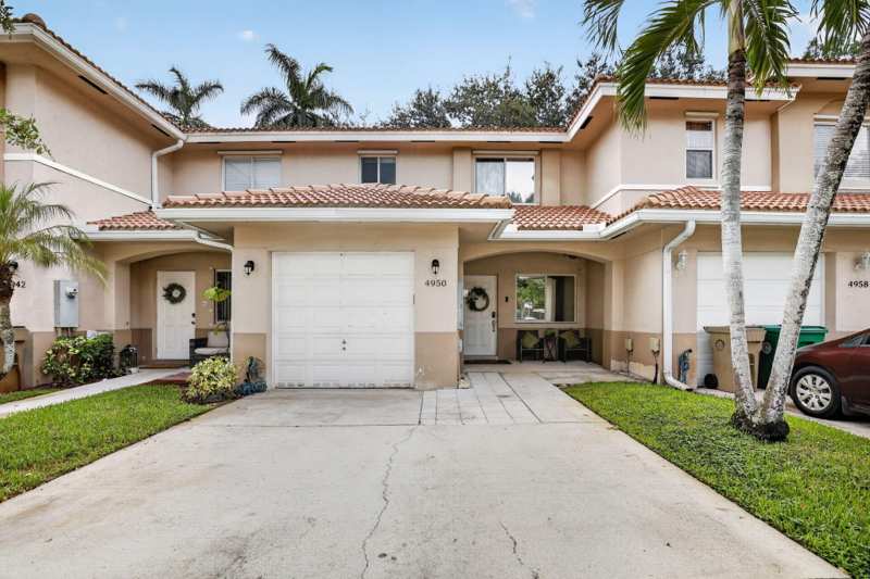 2 bedroom Townhouse at 4950 Palm Garden Lane, Palm Garden Park, Davie — photo 1