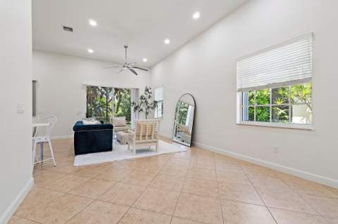 1071 Vintner Boulevard, Palm Beach Gardens FL - photo 15 of 48