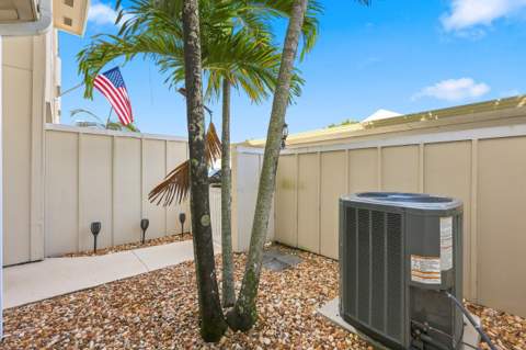 6174 Riverwalk Lane #5, Jupiter FL - photo 8 of 65