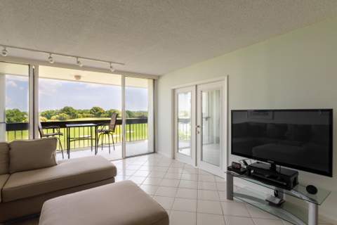 2000 Presidential Way #603, West Palm Beach FL - photo 9 of 33