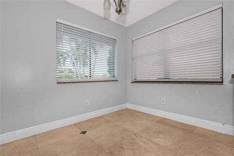 11551 SW 11th Street, Pembroke Pines FL - photo 11 of 34