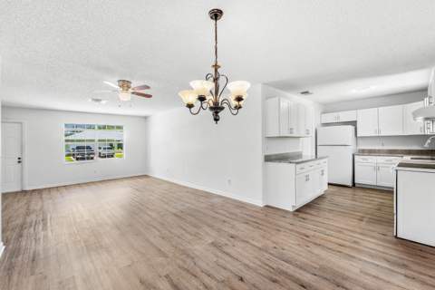 149 Arrowhead Circle, Jupiter FL - photo 6 of 23