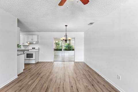 149 Arrowhead Circle, Jupiter FL - photo 7 of 23