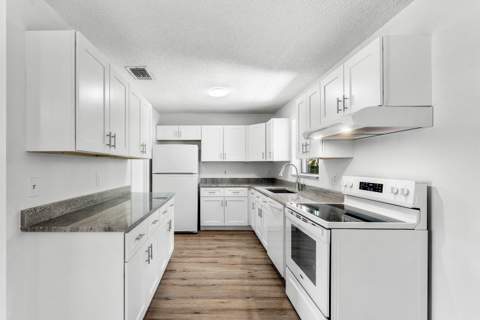 149 Arrowhead Circle, Jupiter FL - photo 10 of 23