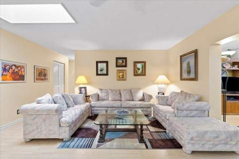 9843 NW 75th Court, Tamarac FL - photo 11 of 26