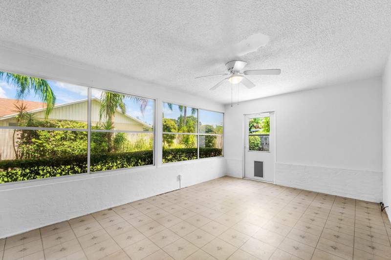 2 bedroom Single Family Residence at 149 Arrowhead Circle, Indian Creek Ph 1, Jupiter — photo 4